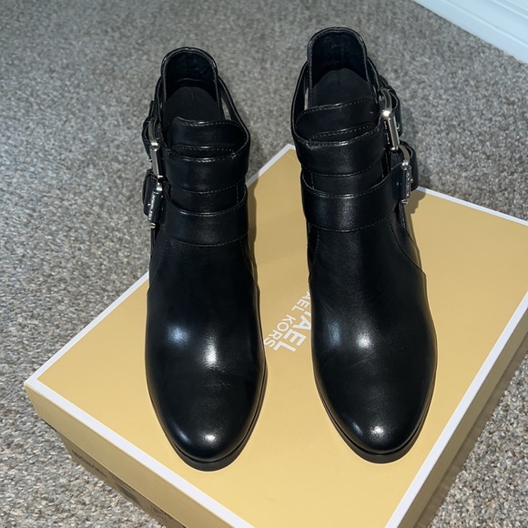 Michael Kors leather booties - Picture 2 of 8